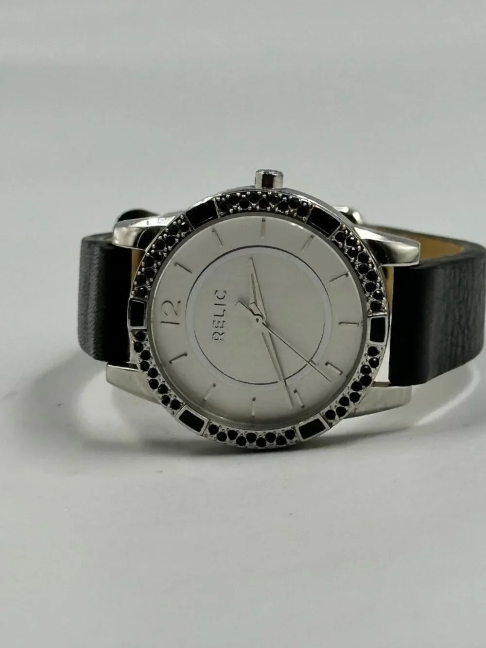 Relic Watch Women Silver Tone Black Crystal Bezel Leather Band New Battery 9